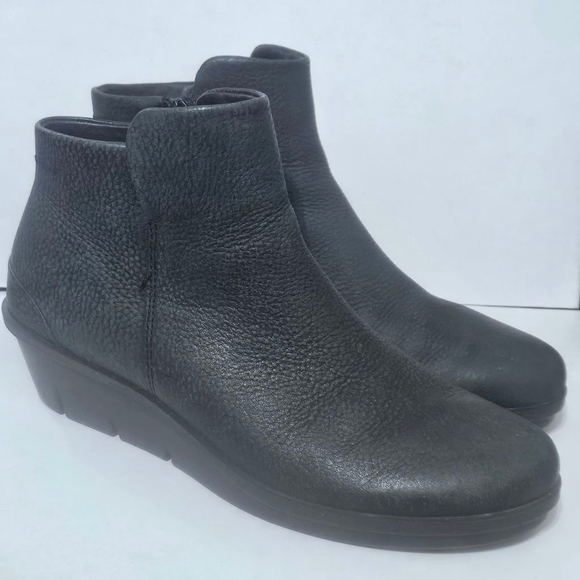 ECCO Skyler Women's Black Leather Side Zip Wedge Booties 7-7.5 EU 38 - Picture 2 of 7
